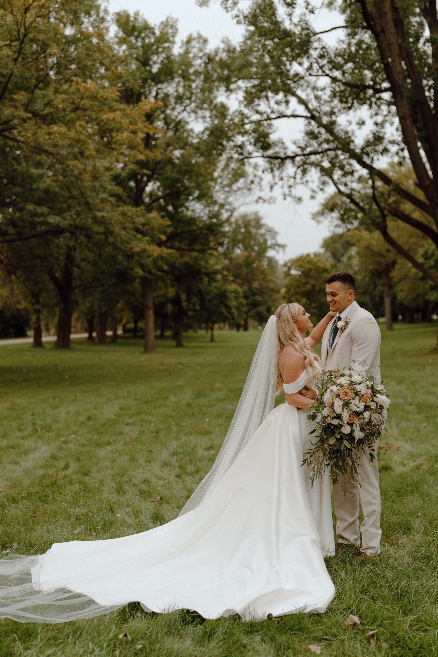 Grand Rapids wedding photos in September.