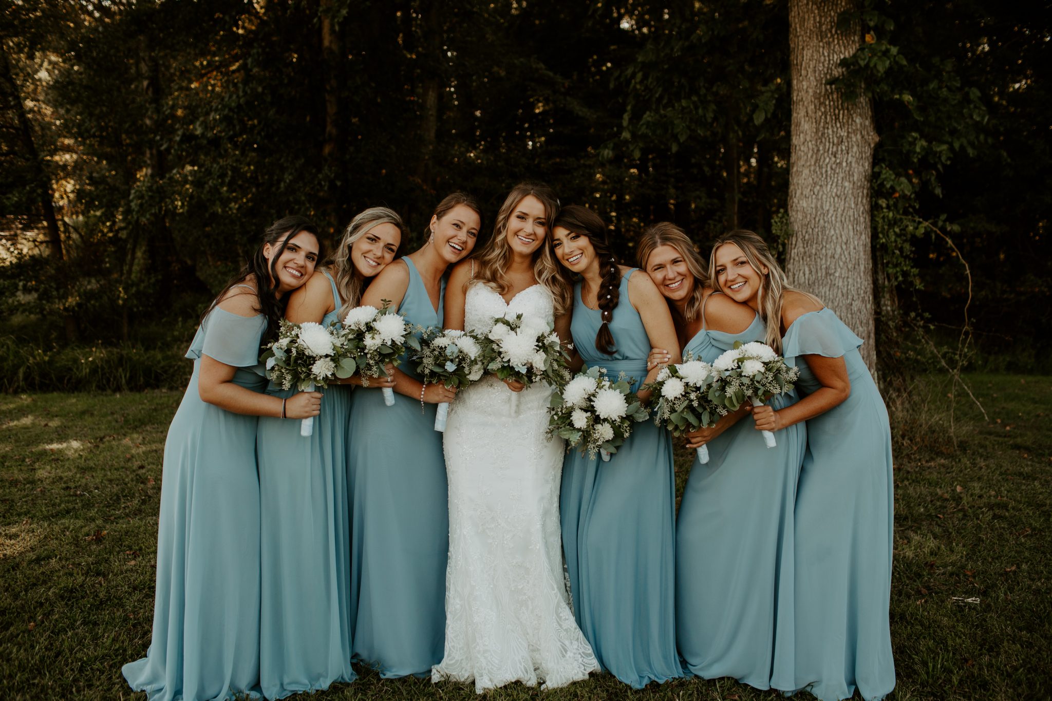 Five Easy Bridal Party Poses - Cassidy Lynne