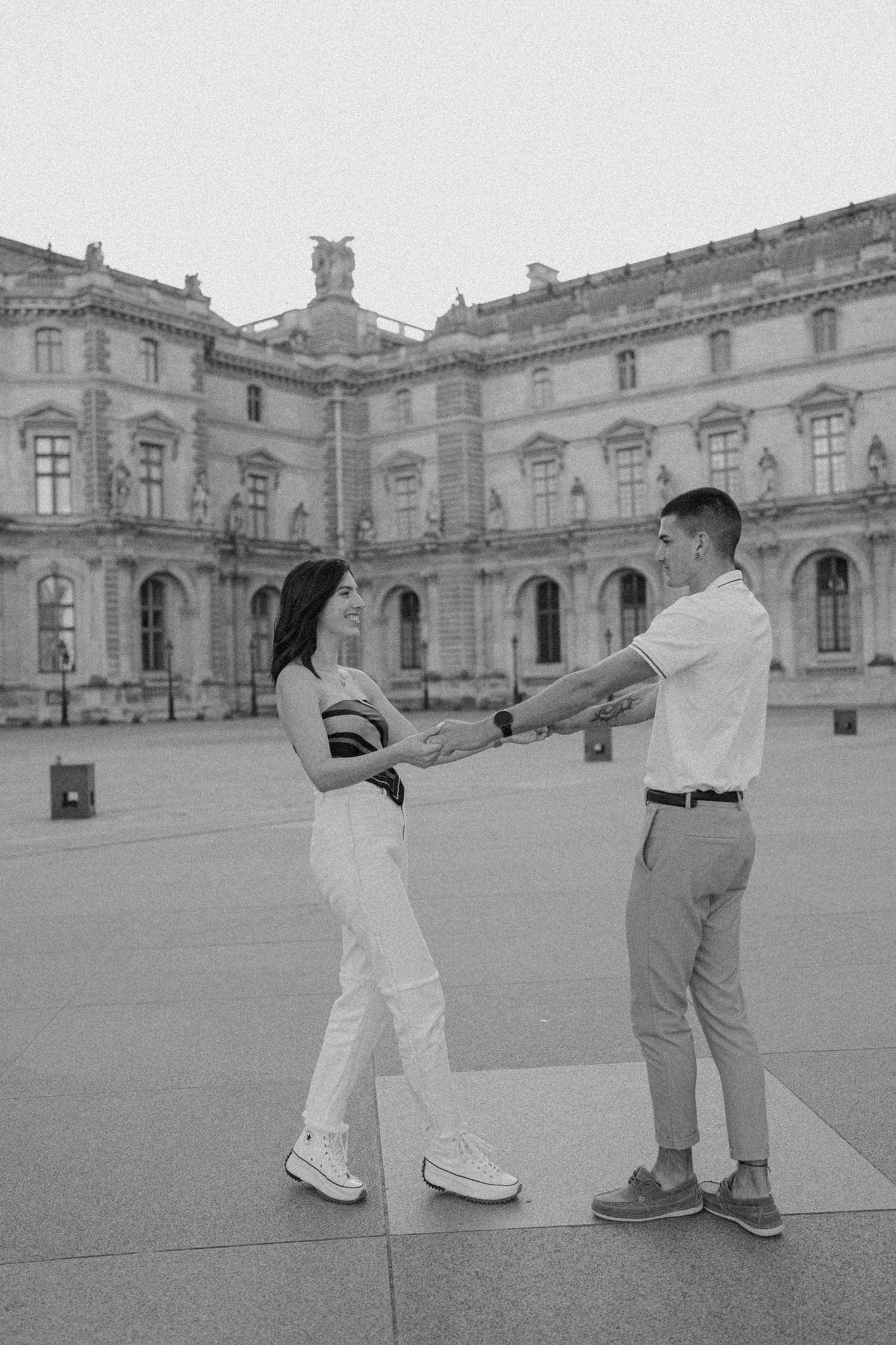 Louvre Museum Couples Photo Session