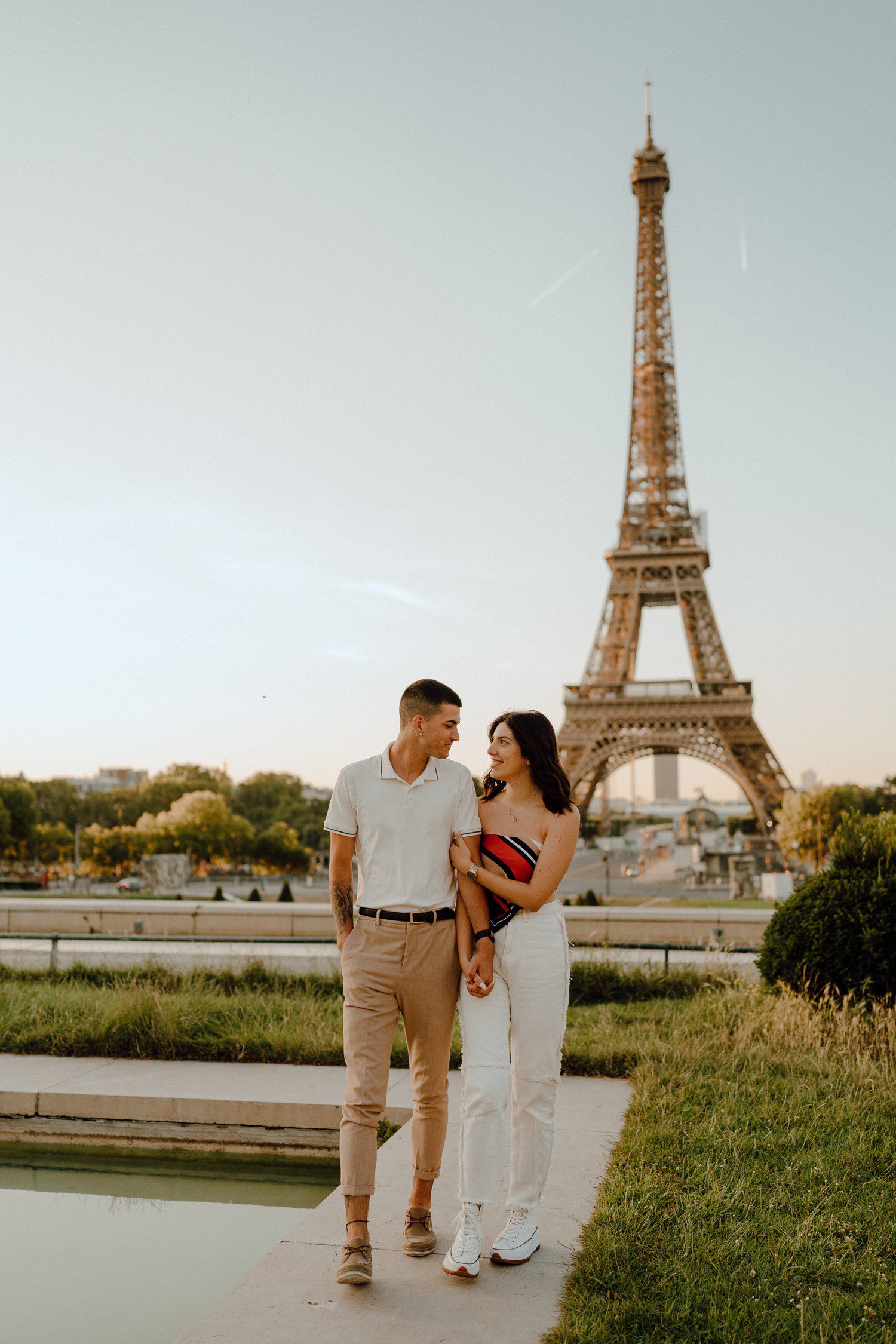 Eiffel Tower Couples Photos