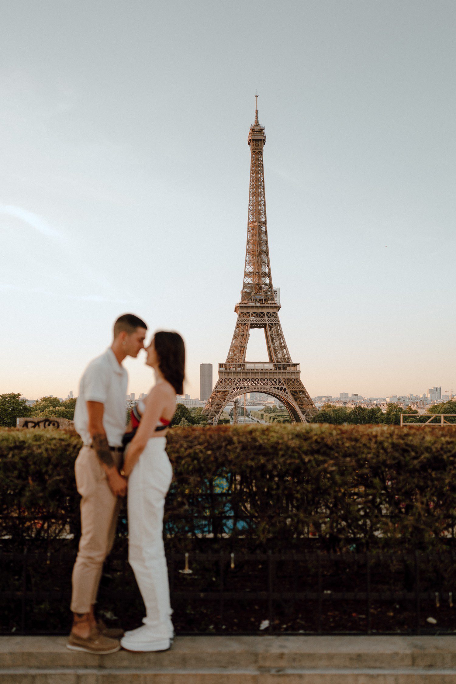 Couples Photos in Paris at The Eiffel Tower