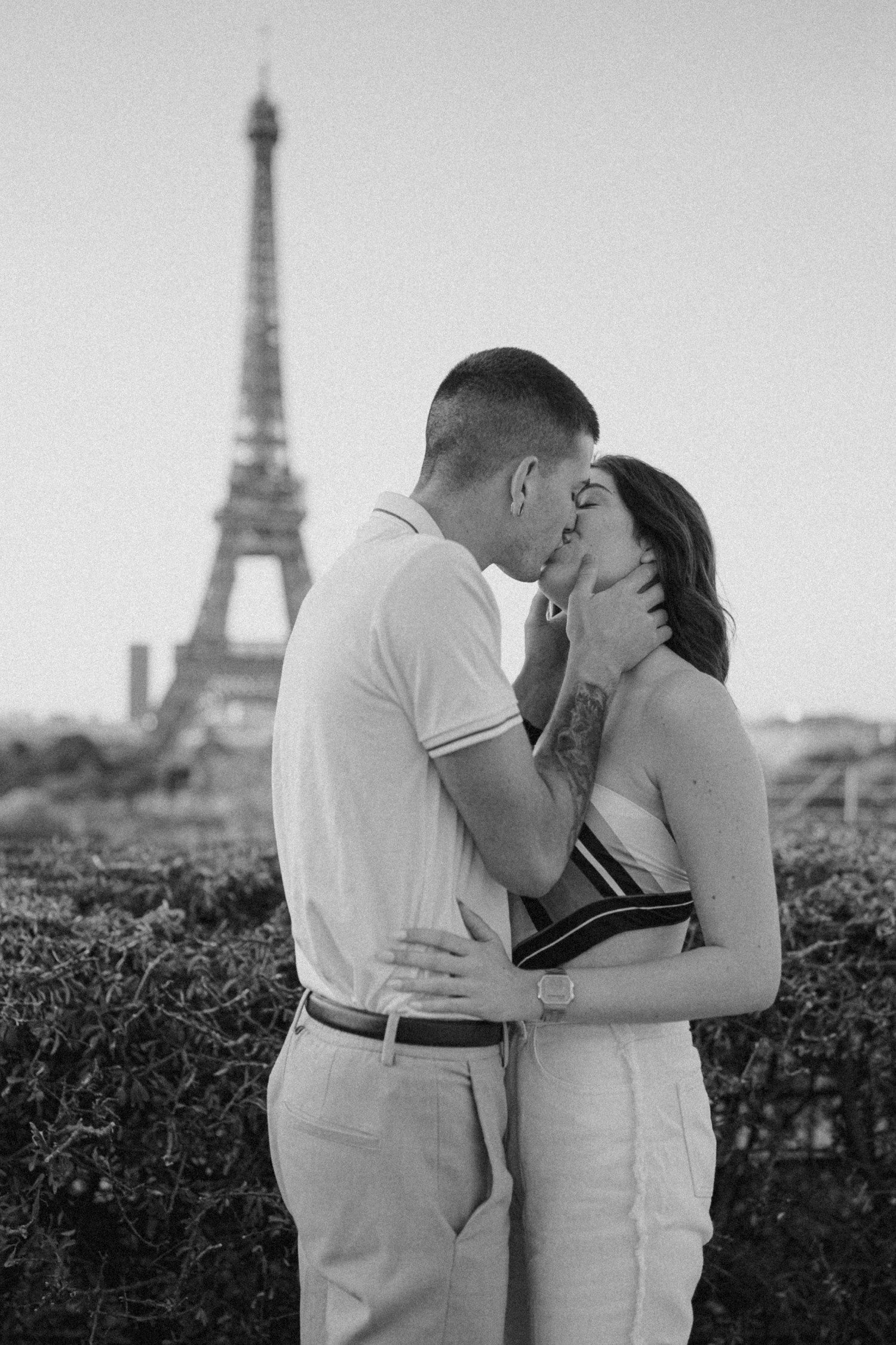 Paris Couples Photos at The Eiffel Tower