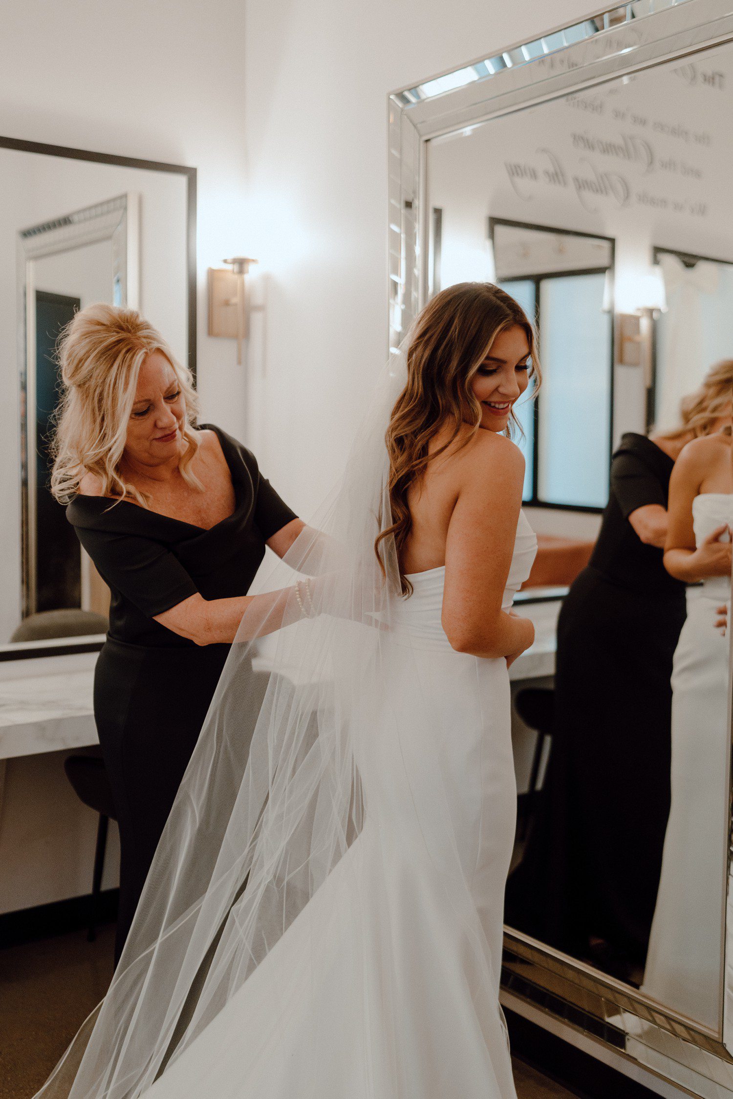 Bride getting ready in bridal suite at Port 393