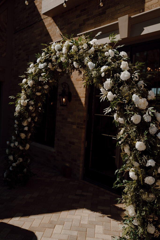 elegant ceremony decor