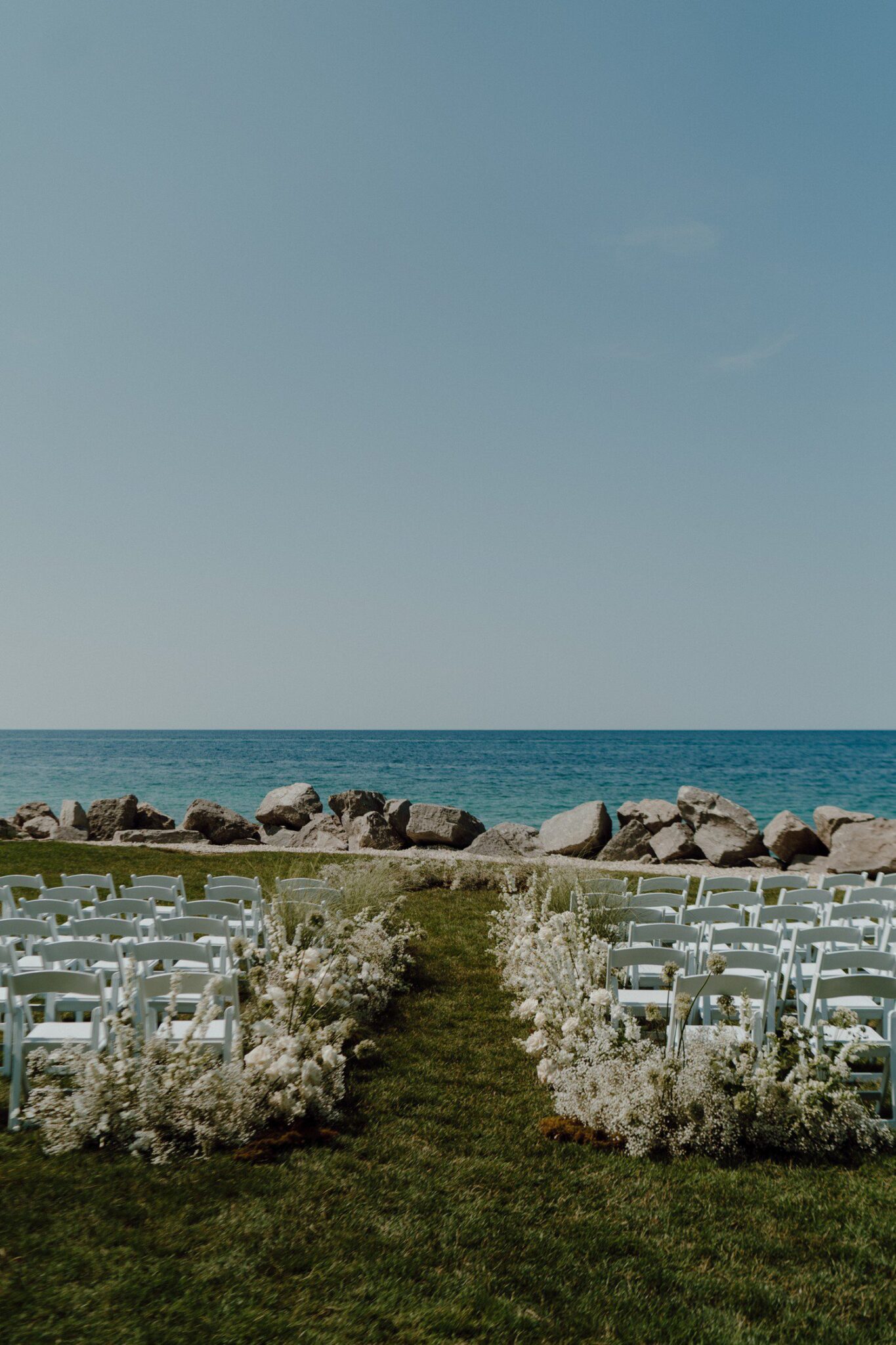 Summer Wedding at Inn at Bay Harbor Michigan | Cassidy Lynne