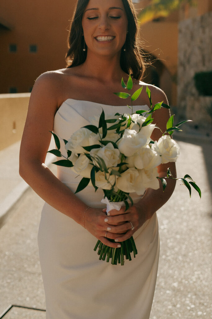 stunning timeless wedding bouquet