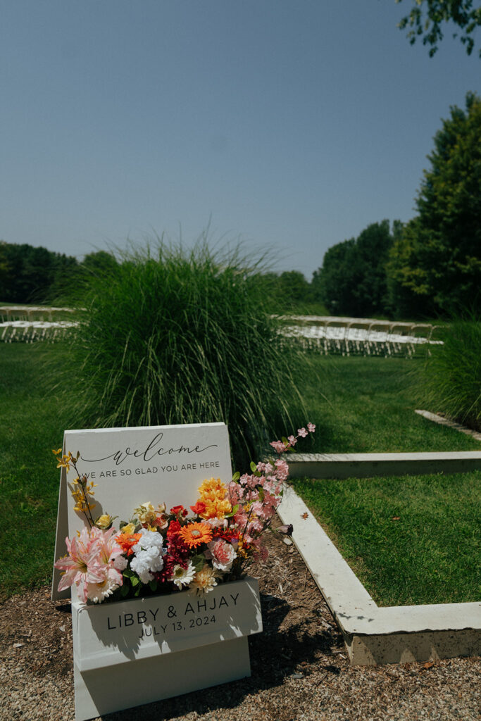 colorful summer wedding ceremony