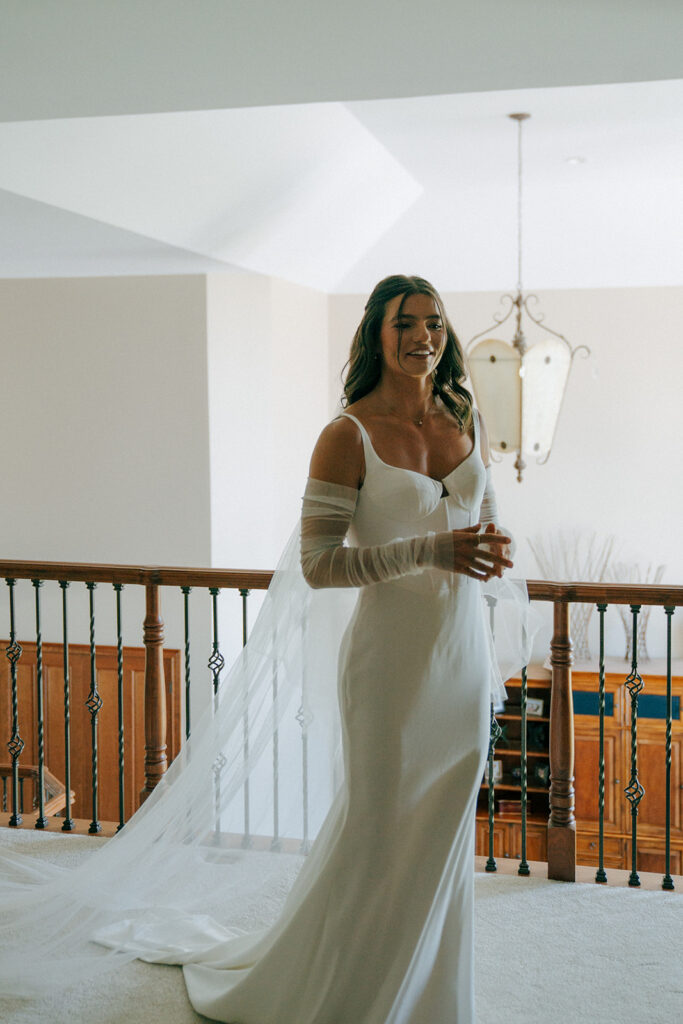 bride before her first touch with the groom