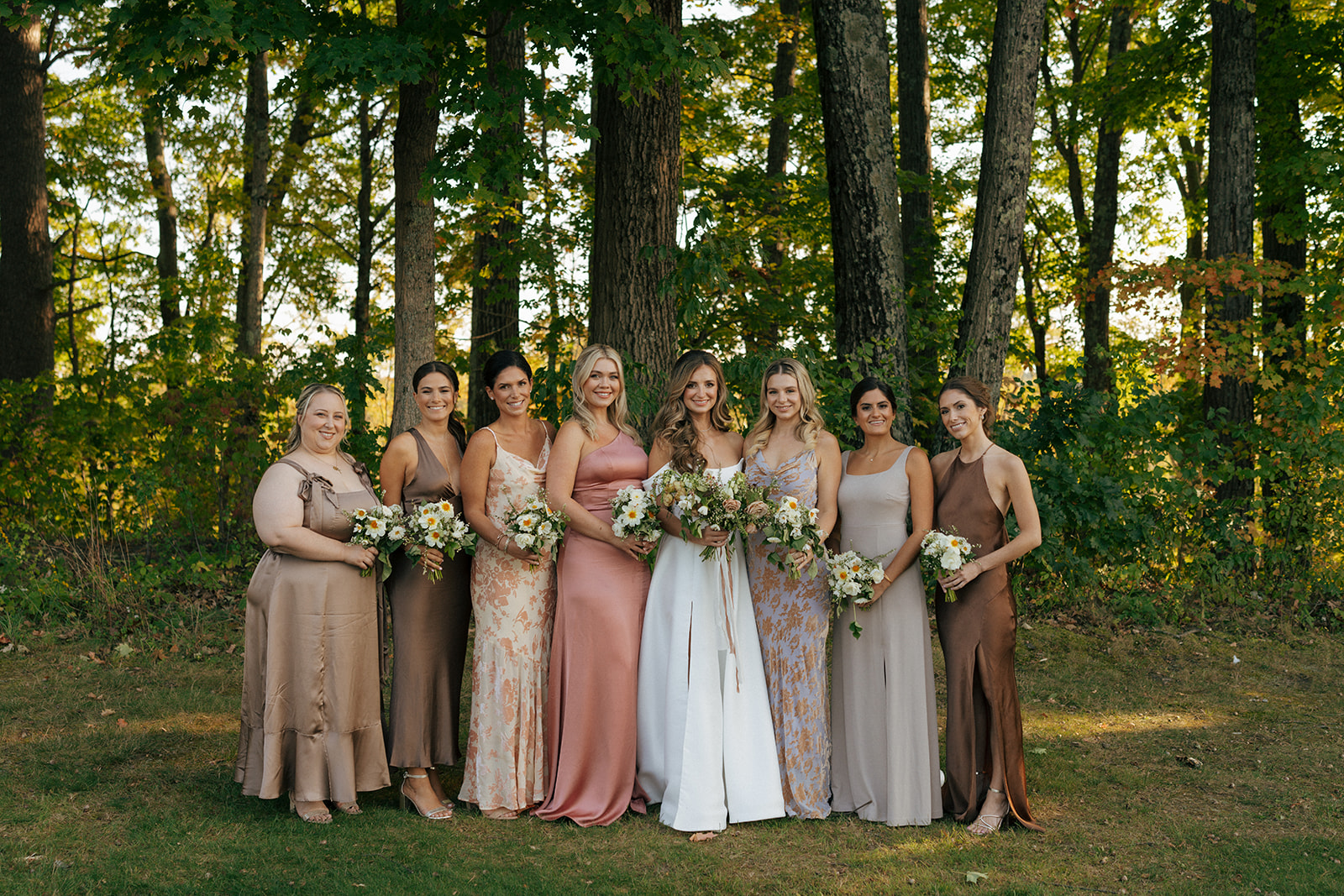 picture of the bride and her bridesmaids