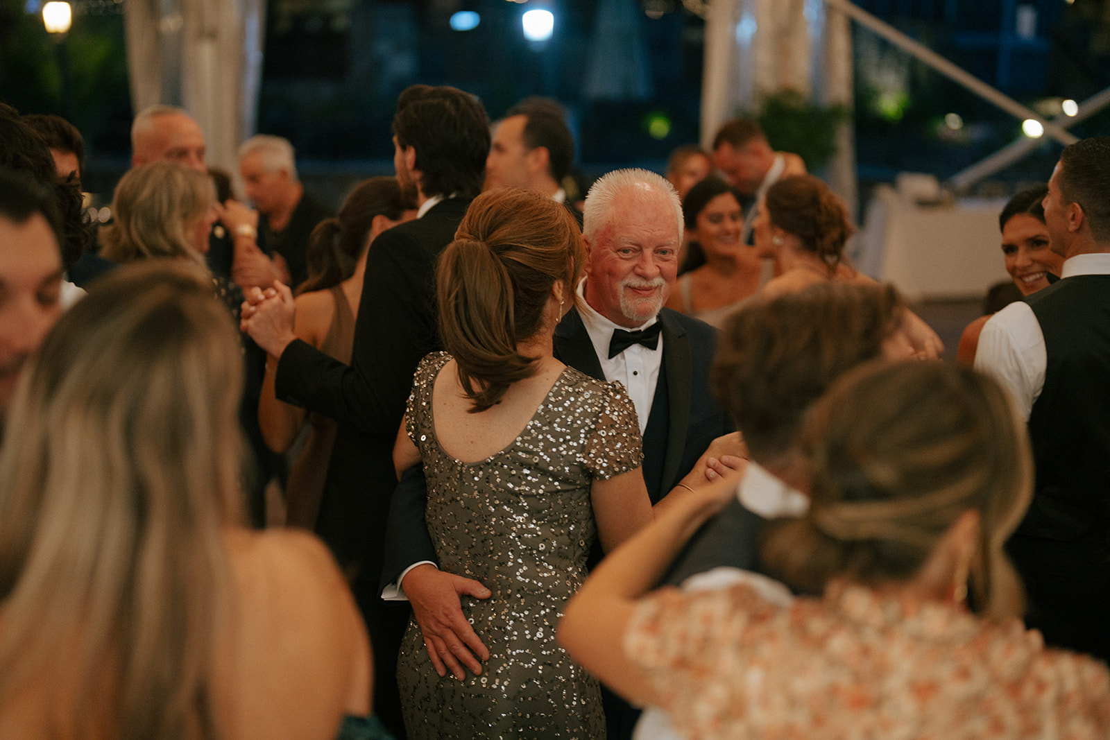 wedding guests dancing