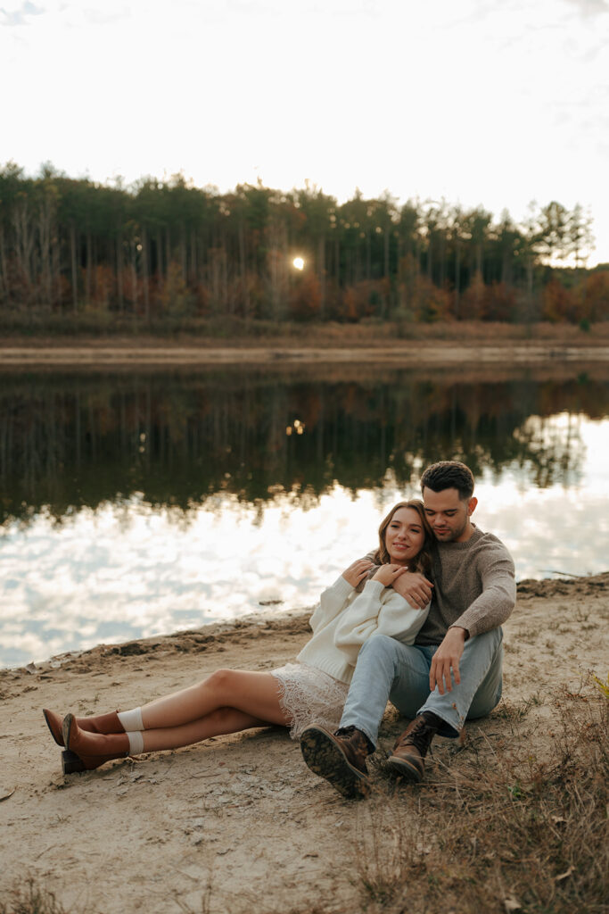 couple hugging during their photoshoot