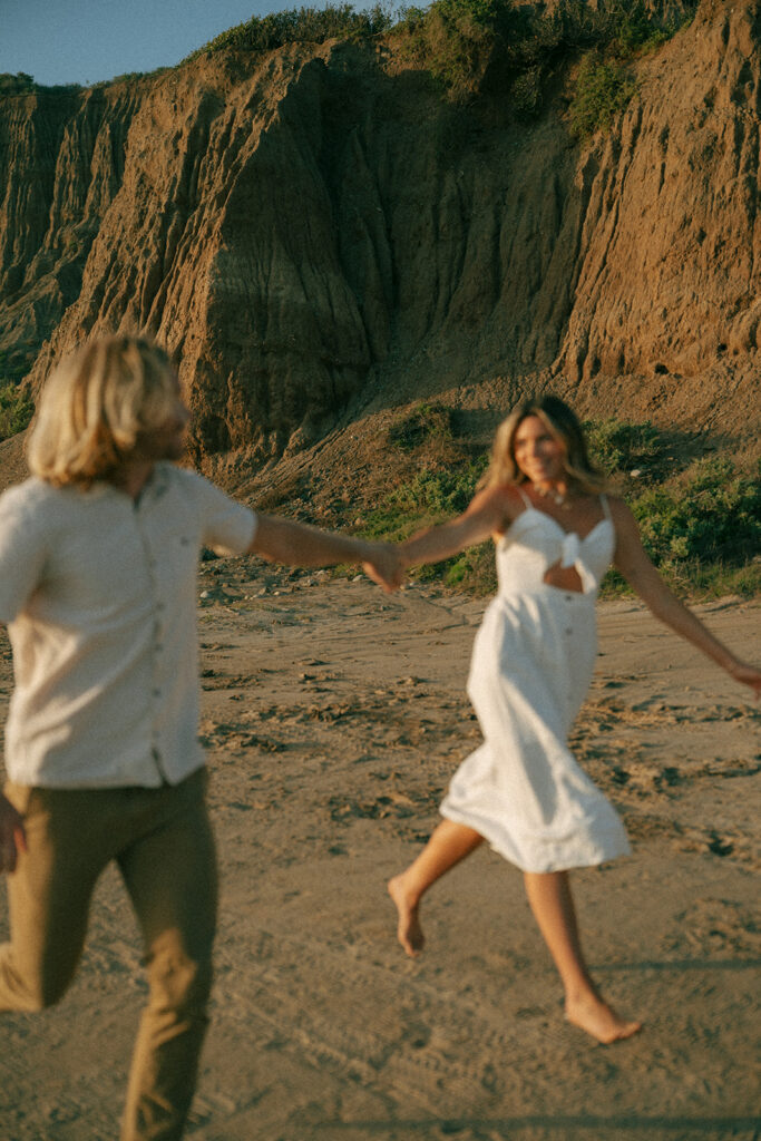 couple dancing during their photoshoot