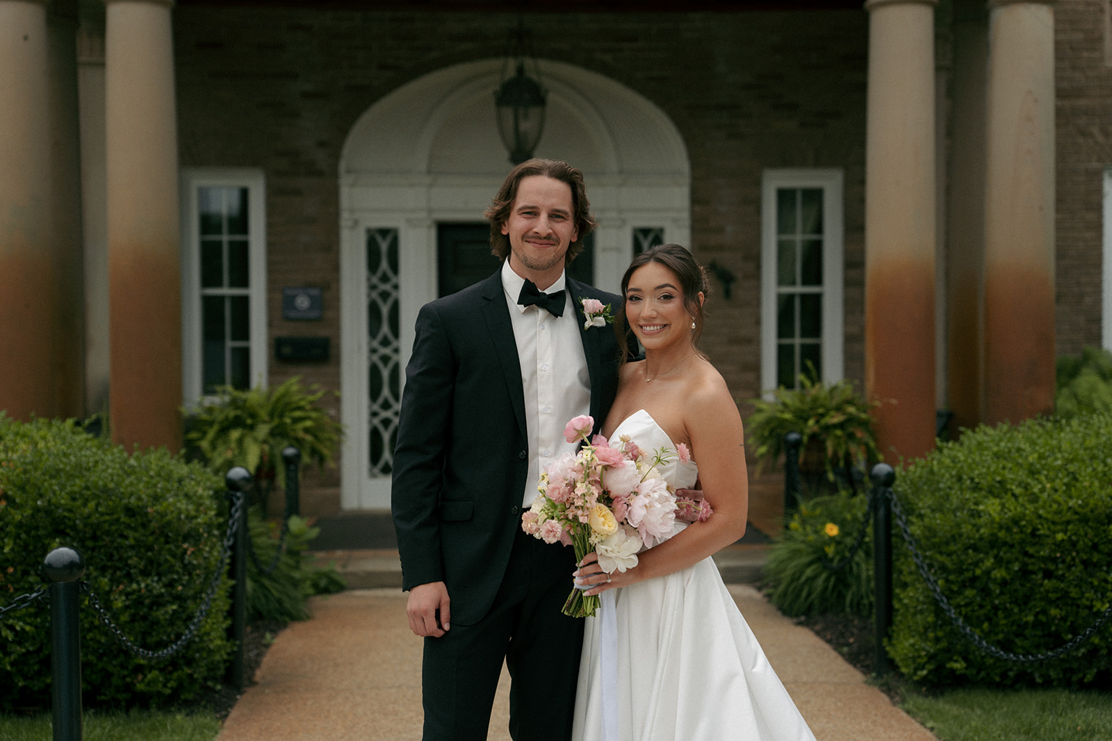 Why a Felt Mansion Wedding Is the Perfect Mix of History, Luxury & Lakeshore Beauty