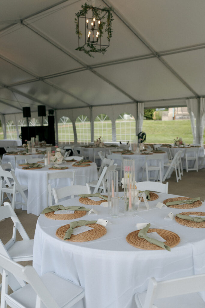 Why a Felt Mansion Wedding Is the Perfect Mix of History, Luxury & Lakeshore Beauty