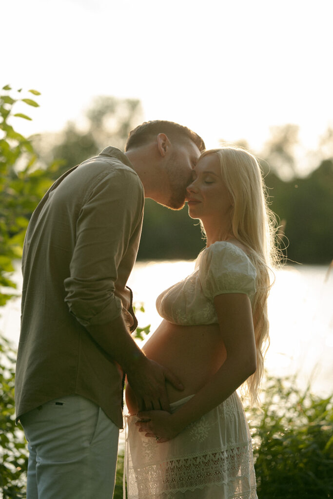 golden hour maternity photoshoot
