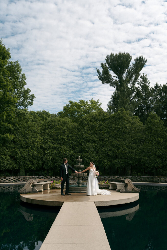 Why a Felt Mansion Wedding Is the Perfect Mix of History, Luxury & Lakeshore Beauty