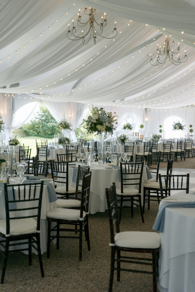 Beautiful coastal decor at the wedding reception