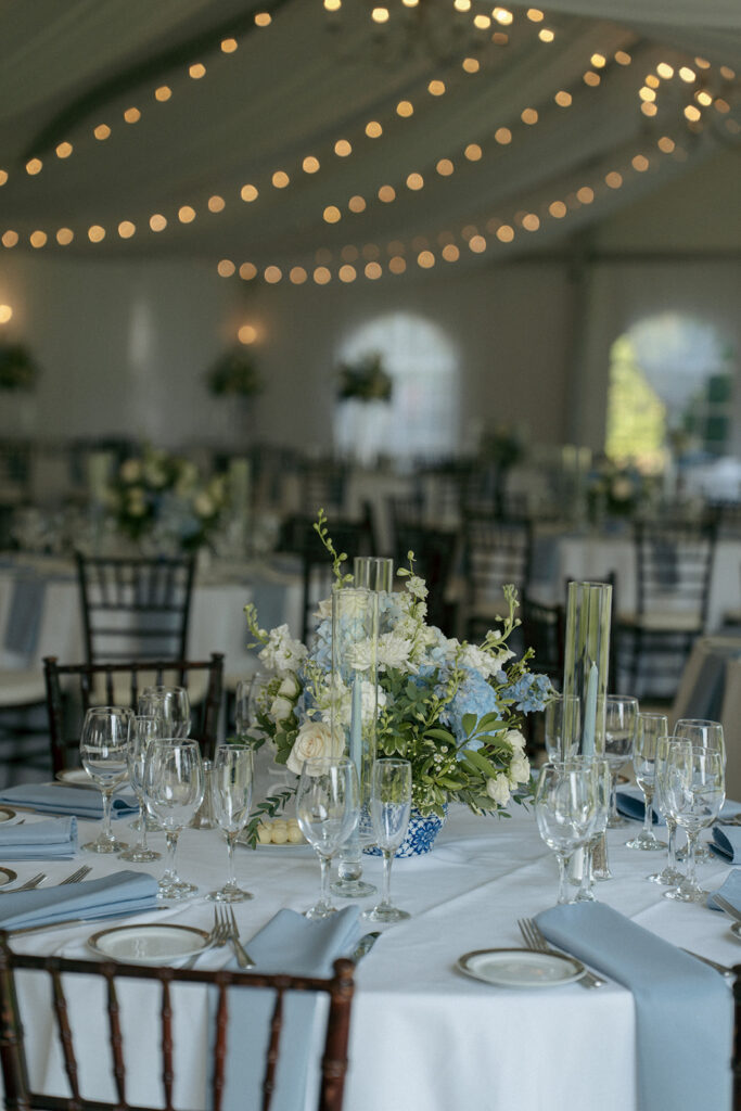 Stunning table, centerpieces