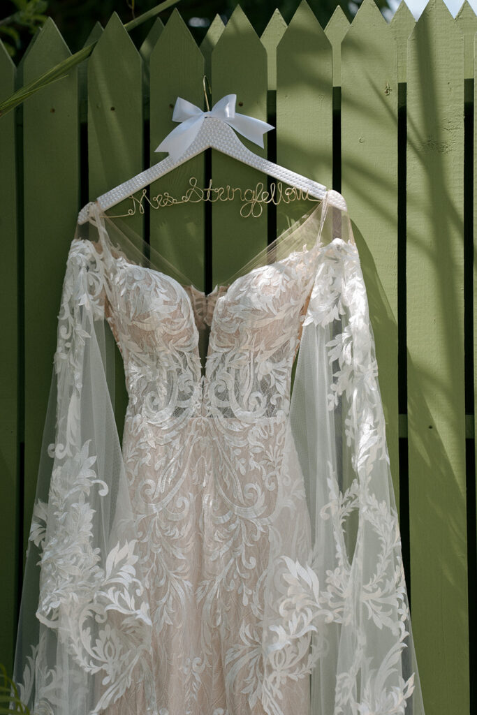 beautiful picture of the wedding dress